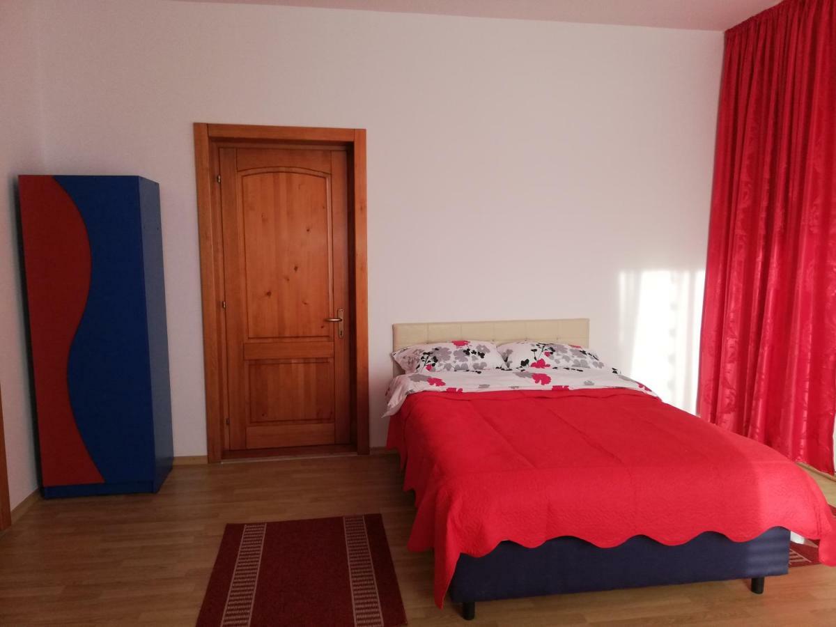 Pensiunea La Safari Targu Neamt Luaran gambar