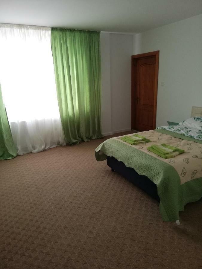Pensiunea La Safari Targu Neamt Luaran gambar
