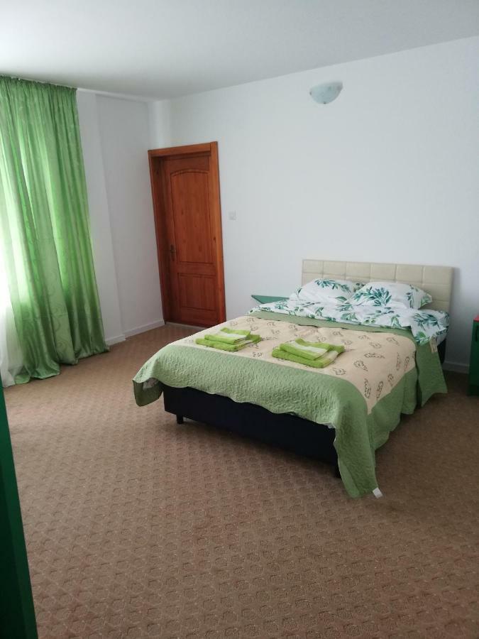 Pensiunea La Safari Targu Neamt Luaran gambar