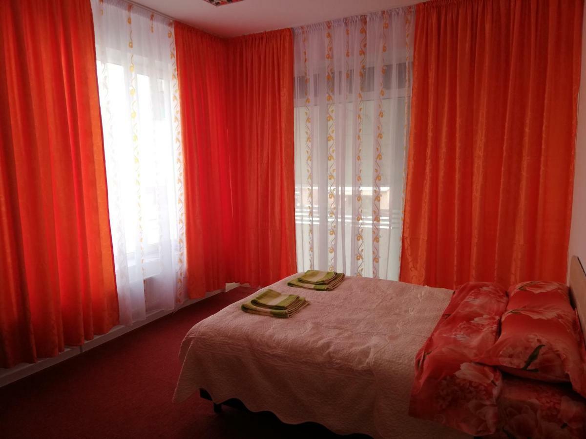 Pensiunea La Safari Targu Neamt Luaran gambar
