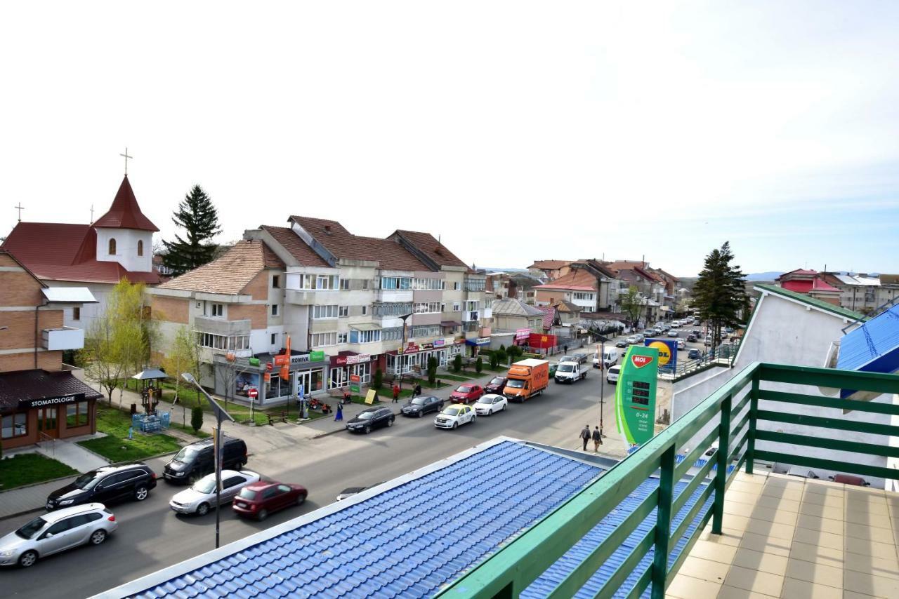 Pensiunea La Safari Targu Neamt Luaran gambar
